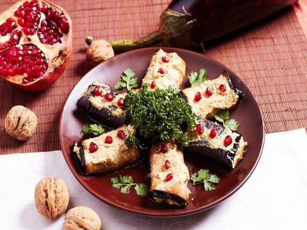 Джо-Джо - Рулетики из баклажанов с ореховой начинкой