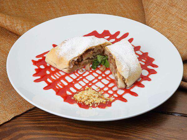 Бирхаус - Штрудель с яблоками и изюмом