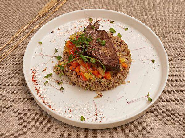 Диет  меню - Телячьи щёчки с гречкой и киноа