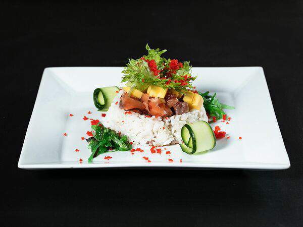 Fabrika - Поке с лососем и манго