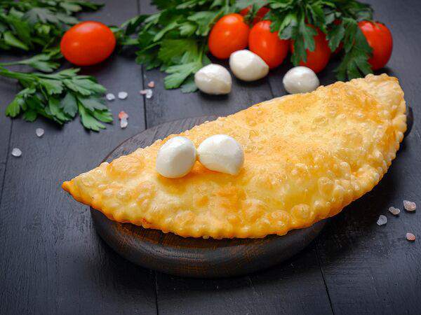 За чебуреками - Чебурек с сыром моцарелла