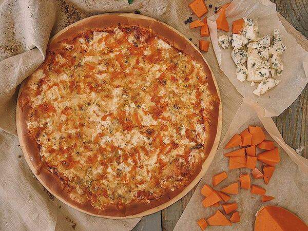 Пироговъ - Пицца Четыре сыра