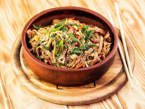 Бар Мажор - Удон с курицей