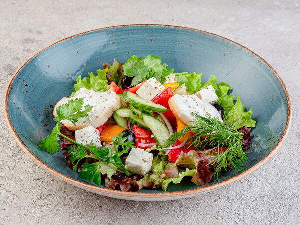 Fiolet - Греческий салат с гигантскими оливками и прованскими травами