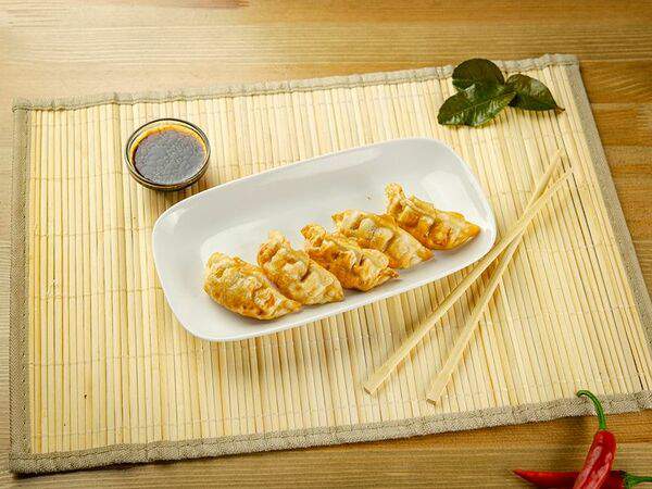 Kung Pho - Гедзе с курицей о овощами