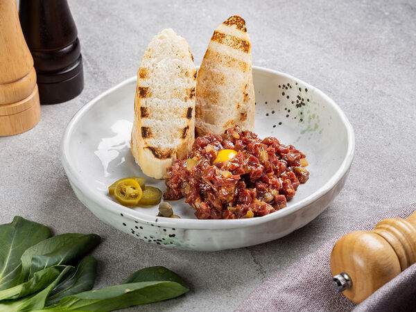 Alibi - Телятина с вялеными томатами и трюфельным соусом