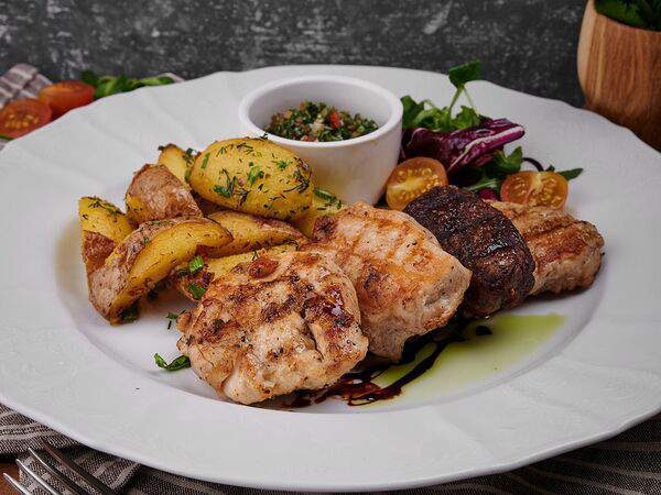 ГрафинЪ - Тарелка гриль с картофельными дольками и соусом томатная сальса