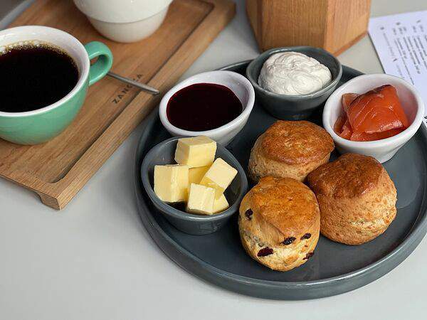 Zanoza Open Bar - Английские сконы