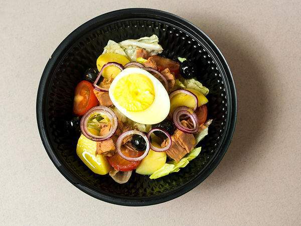 Street Market Food&Coffee - Салат с тунцом, молодым картофелем и соусом тар-тар