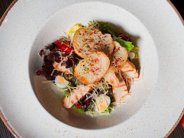 Фабрика - Салат Цезарь с цыпленком