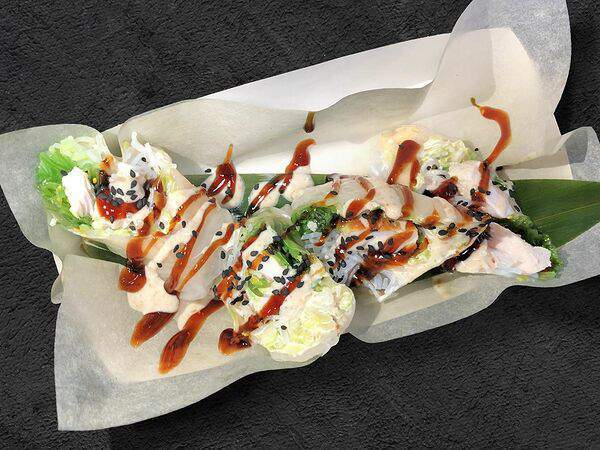 FASTFINE №1 - Нэм с куриным филе су-вид и салатом чука