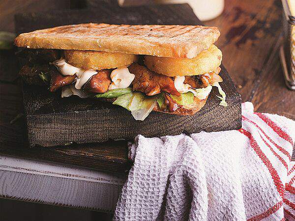 Хлебные истории - Сэндвич с курицей терияки и картофельной котлетой