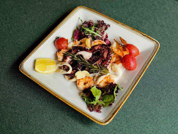 Где-то в Азии - Тарелка с морепродуктами