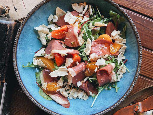 Gonzo - Салат с вяленой уткой