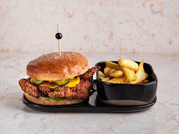 Свет - Бургер Куриный с картофелем фри