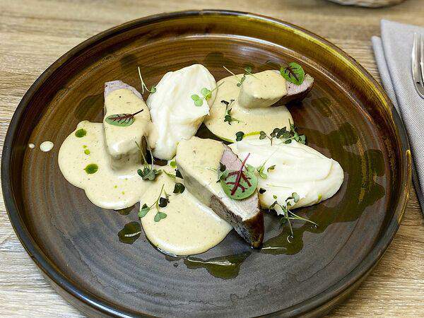 Агата - Свинина с трюфельным соусом