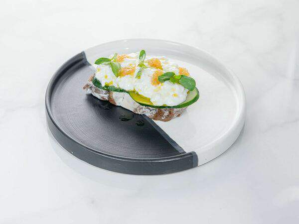 Воронка кофе и вино - Тапас с икрой щуки и страчателлой