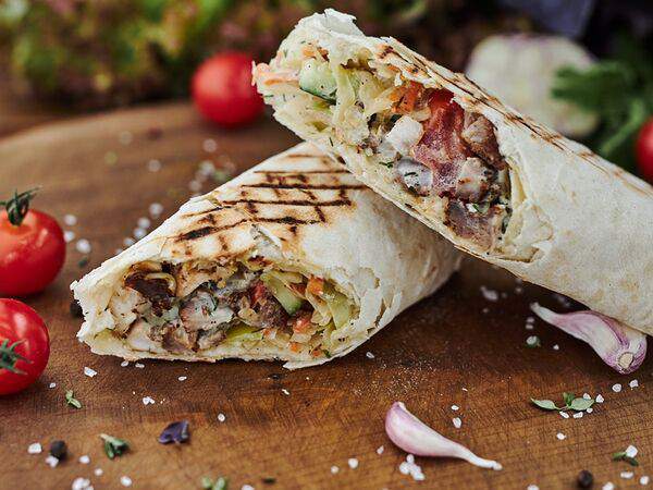 За Люля гриль-бар - Шаурма со свининой в сырном лаваше