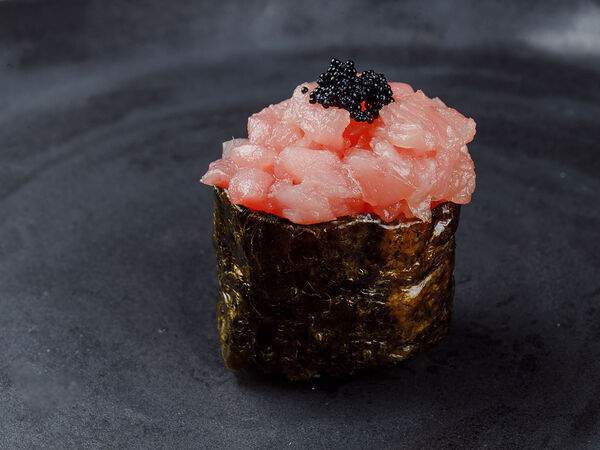 Gray Goose cafe - Гункан с тунцом