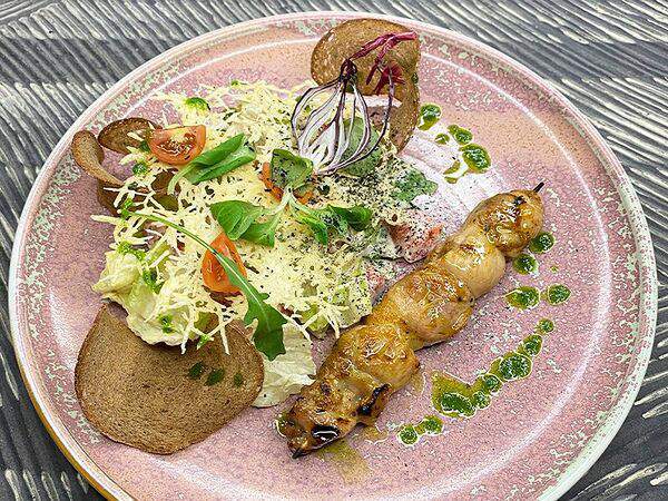 Lukum lounge cafe - Цезарь с курицей