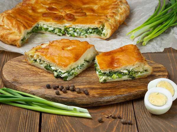 Пышка Малышка - Пирог с зеленым луком и яйцом на слоеном тесте