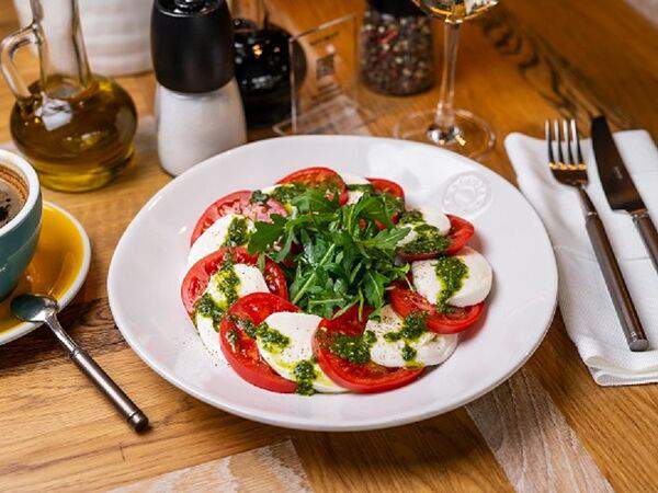 Сыроварня - Капрезе с моцареллой и помидорами