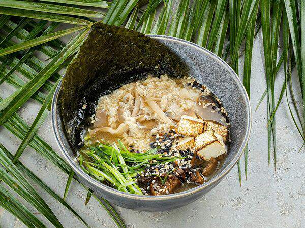 Yoki Cafe - Суп мисо с тофу и вешенками