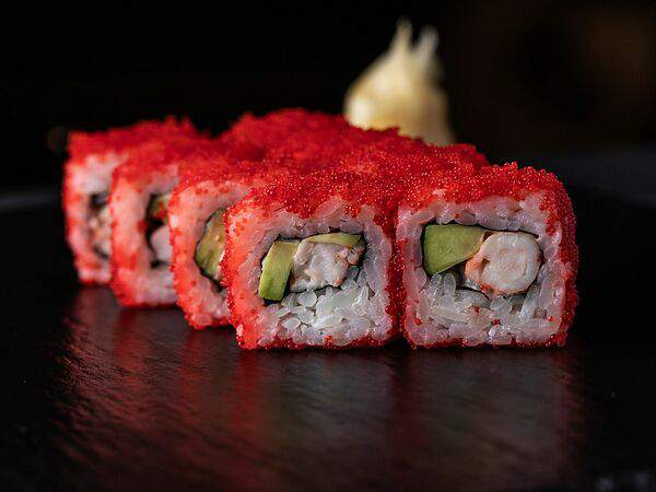 Первый - Ролл калифорния с креветками