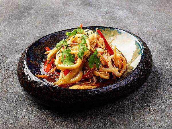 Sushi & More - Теплый салат с кальмаром