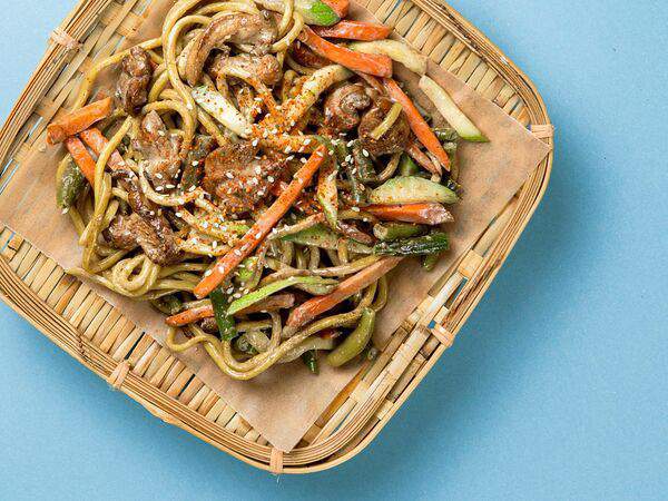 MADAME MARY WONG - Рамен с курицей в сливочном унаги