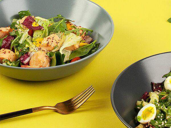 Formula coffee - Салат с лососем и прованским соусом