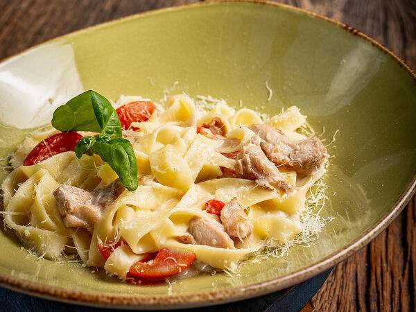 Vdrova - Тальятелле с курицей в соусе бешамель