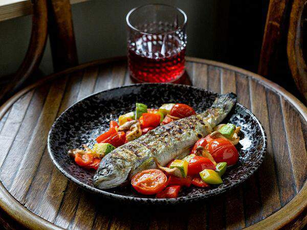 Дафт паб - Озерная форель с овощами