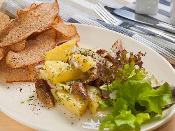 Дунай - Теплый салат с немецкими колбасками