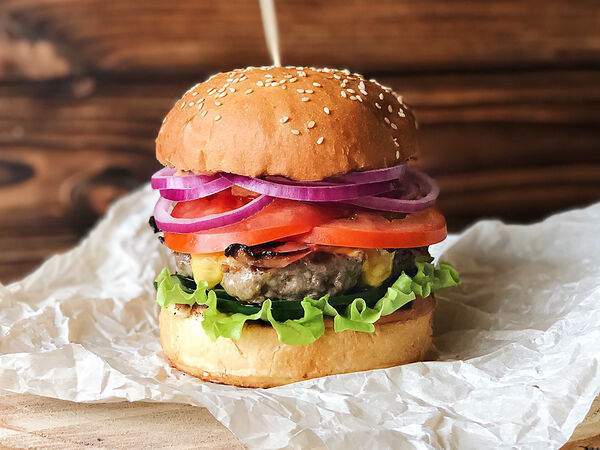 Стейк хаус Антрекот - Бургер с сыром и беконом