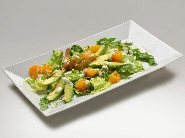 Mamma mia - Салат из авокадо с тыквой и соусом блю чиз