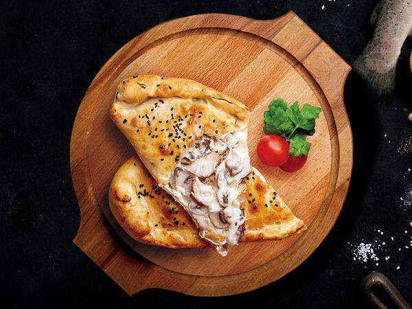 Meal me - Кальцоне с ветчиной и сыром