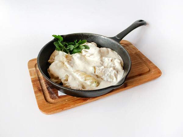 Вареничная №9 - Вареники из семги с сырно-сливочным соусом