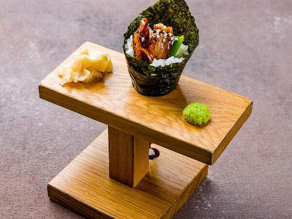 Shiba - Хенд-ролл с угрем