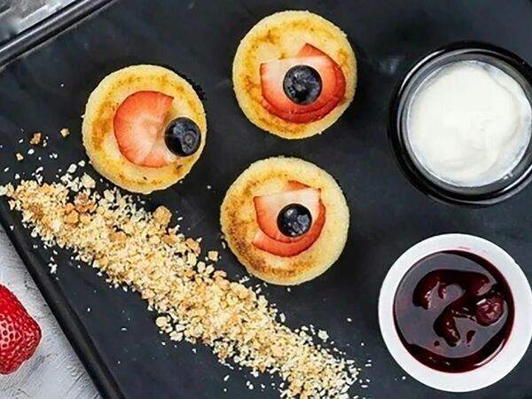 Чарли - Сырники с вареньем и сметаной