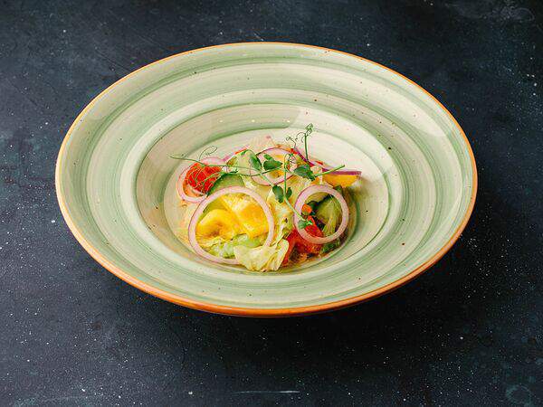 Омар Хайям ресторан - бар - Салат с ростбифом и свежими овощами