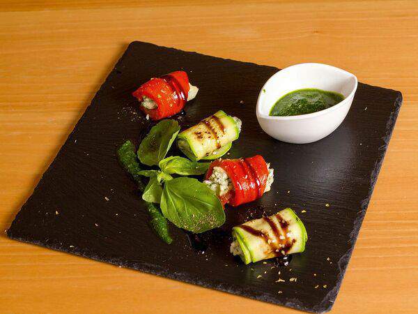 Pasta Uno - Овощные рулеты с сыром