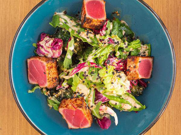 Wong Kar Wine - Тунец с жареной брокколи