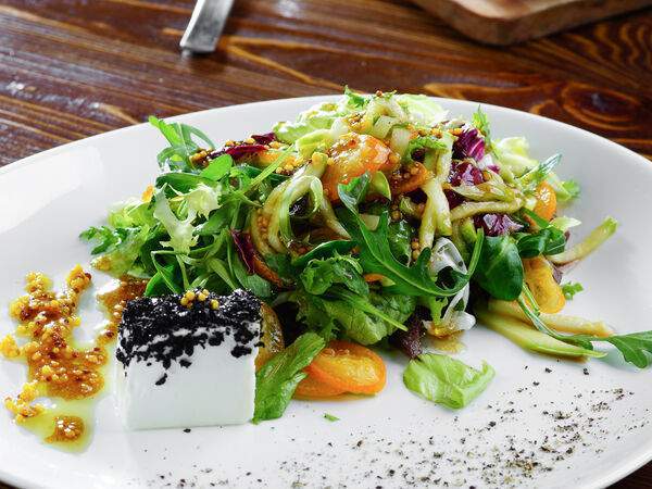 Таверна - Салат с говядиной и кумкватом