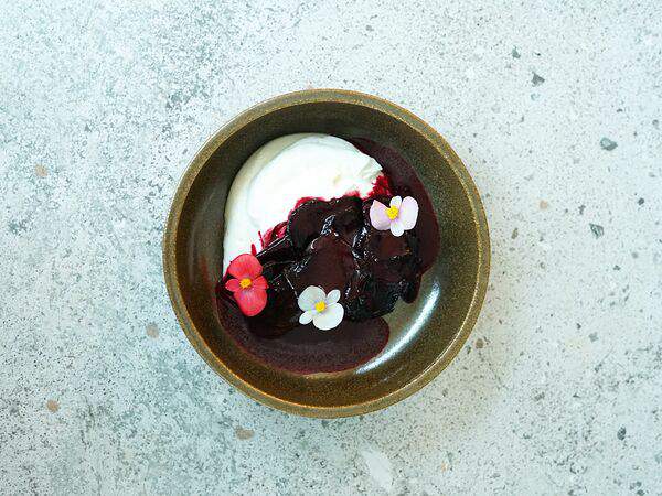 Plum - Вяленая свёкла с рикоттой