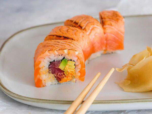 Poke Poke - Ролл Жаркая Филадельфия