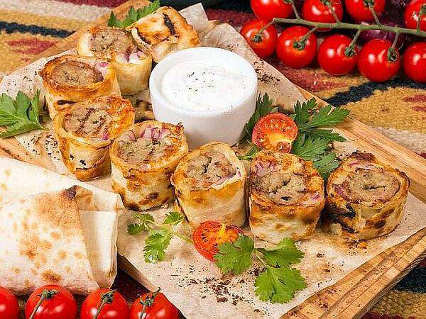 Мушмула - Люля-кебаб в лаваше телятина-курица