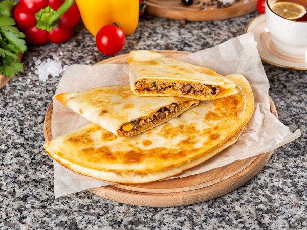 Пиццерия Ностальгия - Кесадилья из курицы