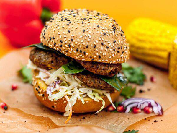 Saint Burger & Pizza - Бургер с фалафелем