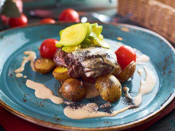 Дикая утка - Стейк из телятины с перечным соусом